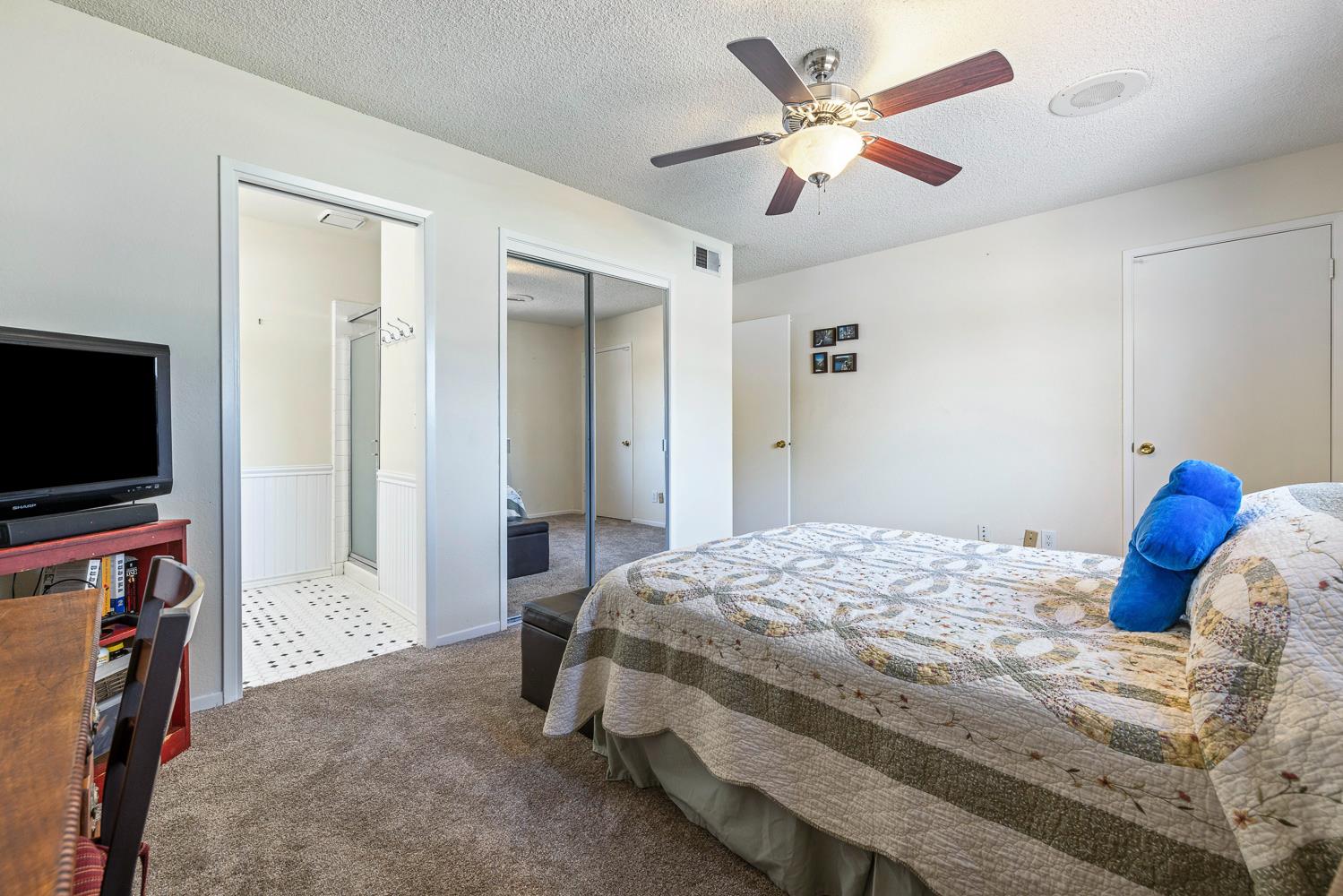 2877 Caesar Ave, Clovis, CA 93612