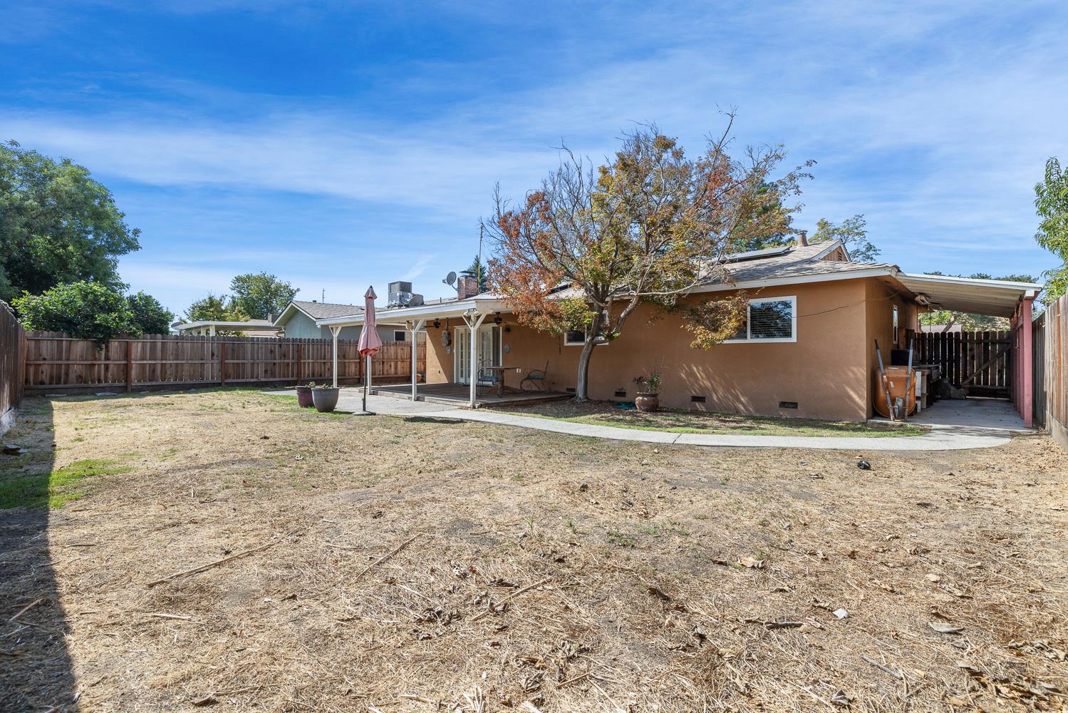 2877 Caesar Ave, Clovis, CA 93612