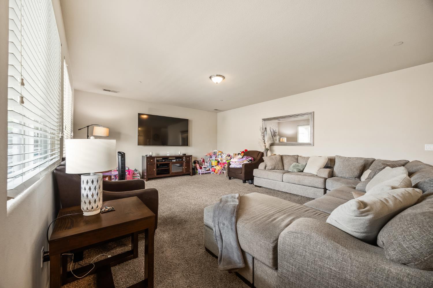 3507 Carmelita Ave, Clovis, CA 93619