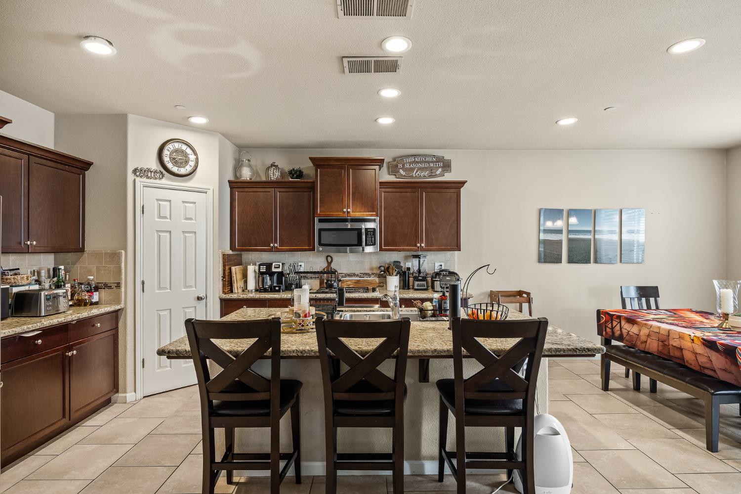 3507 Carmelita Ave, Clovis, CA 93619