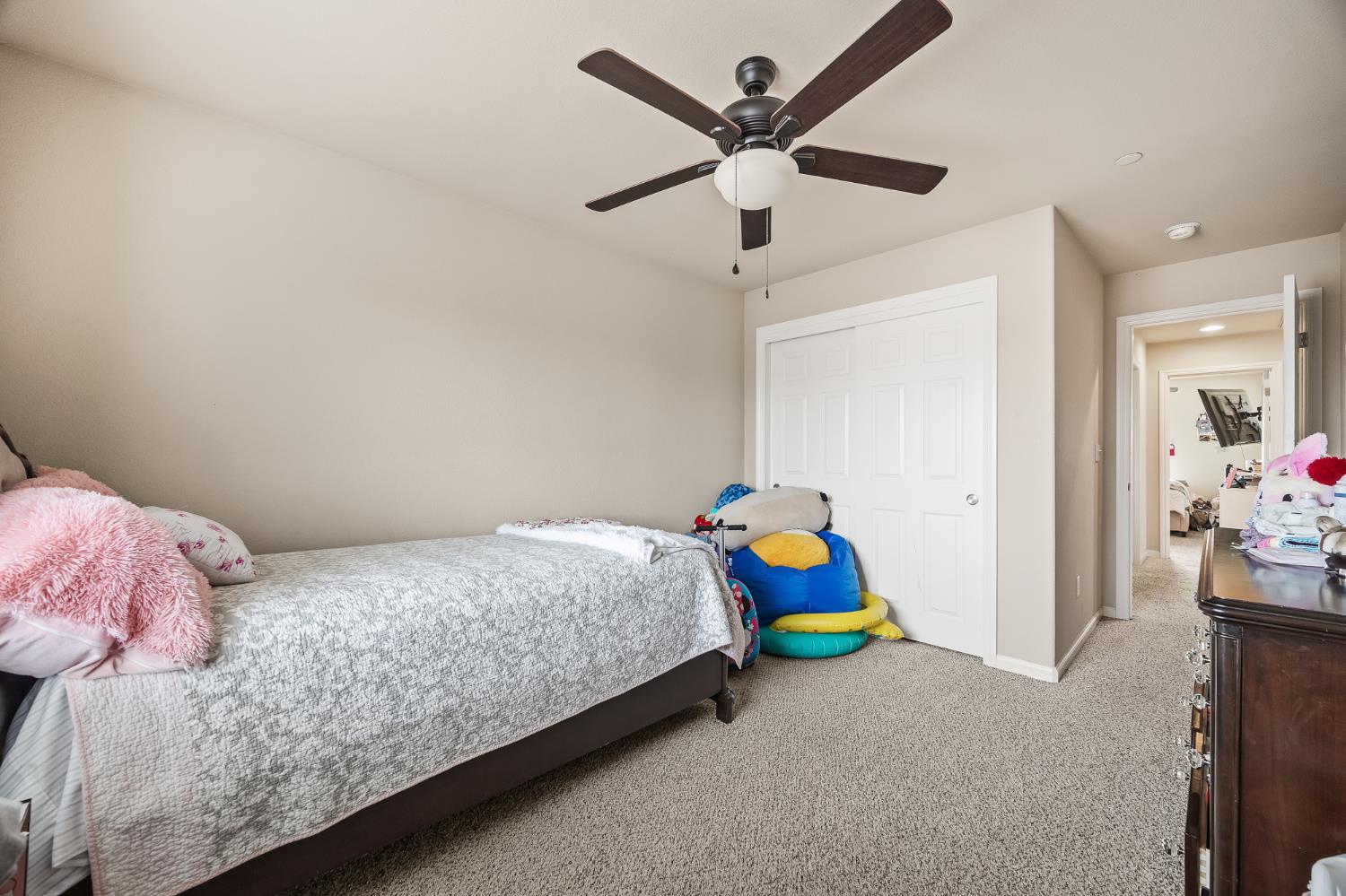 3507 Carmelita Ave, Clovis, CA 93619