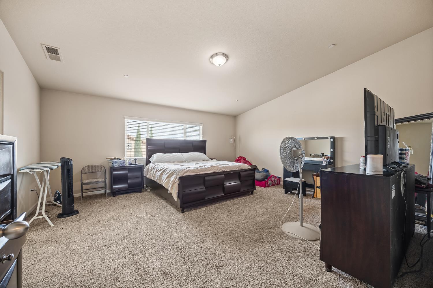 3507 Carmelita Ave, Clovis, CA 93619