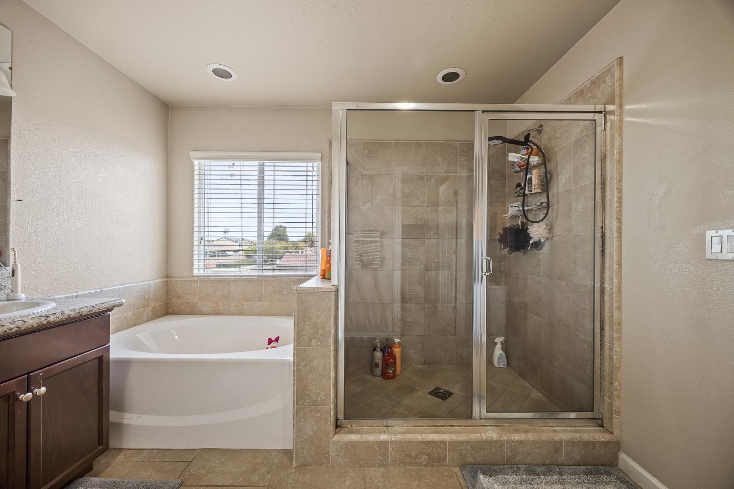 3507 Carmelita Ave, Clovis, CA 93619