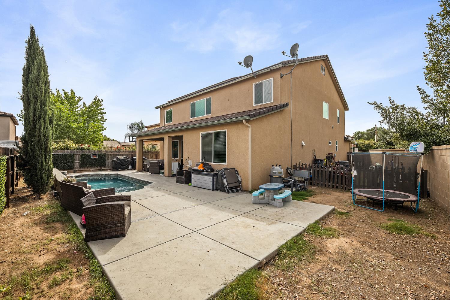 3507 Carmelita Ave, Clovis, CA 93619