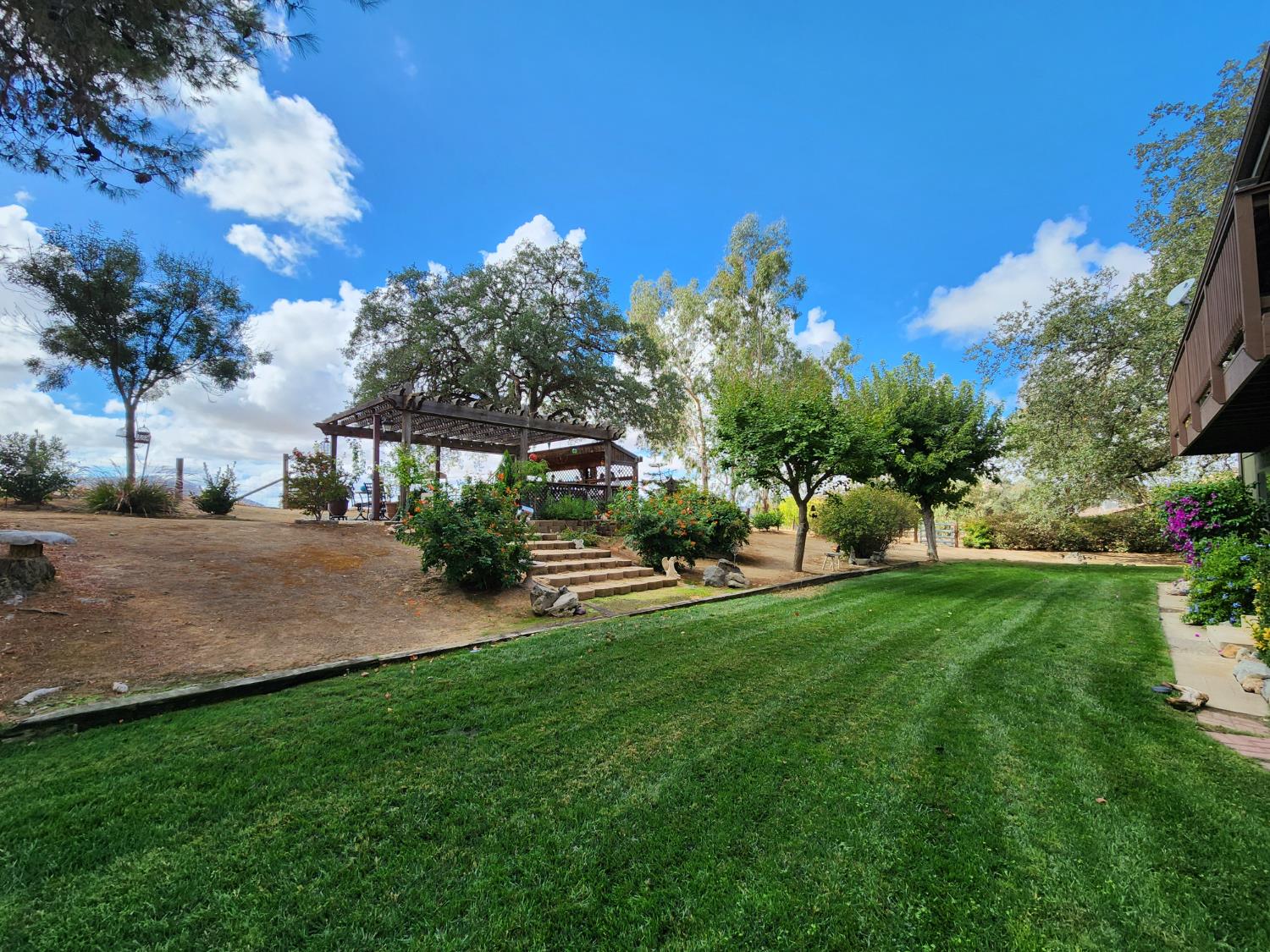 22266 Frontier Rd, Clovis, CA 93619
