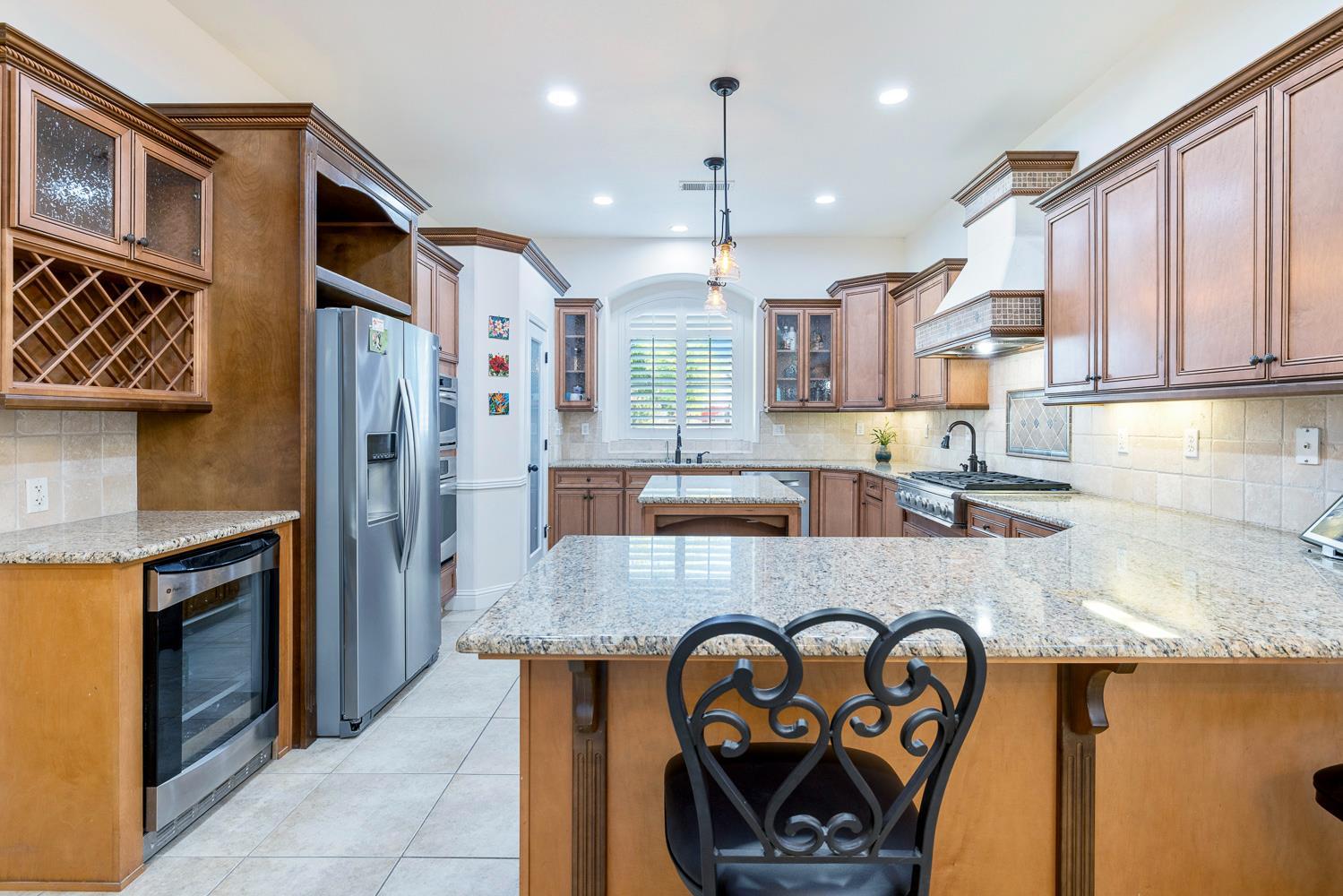 520 W Warwick, Clovis, CA 93619