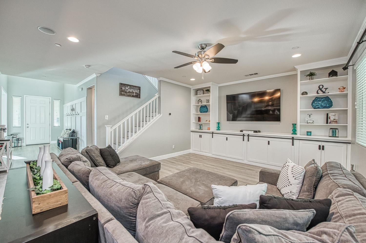 1697 Whiteash Ave, Clovis, CA 93619