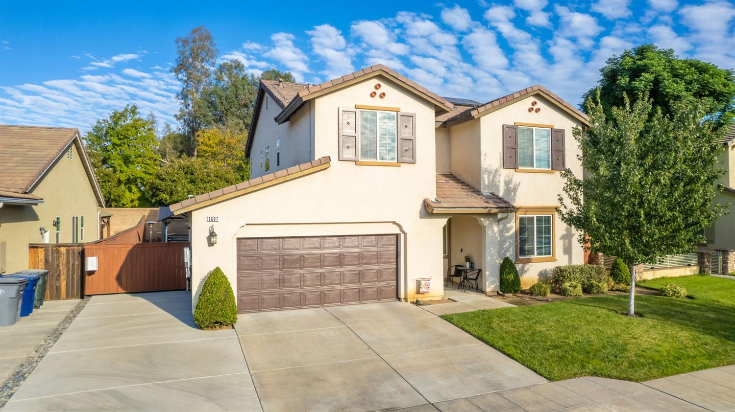 1697 Whiteash Ave, Clovis, CA 93619