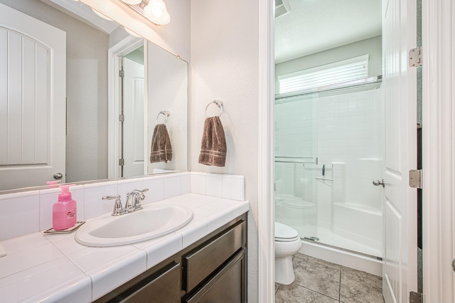 1697 Whiteash Ave, Clovis, CA 93619