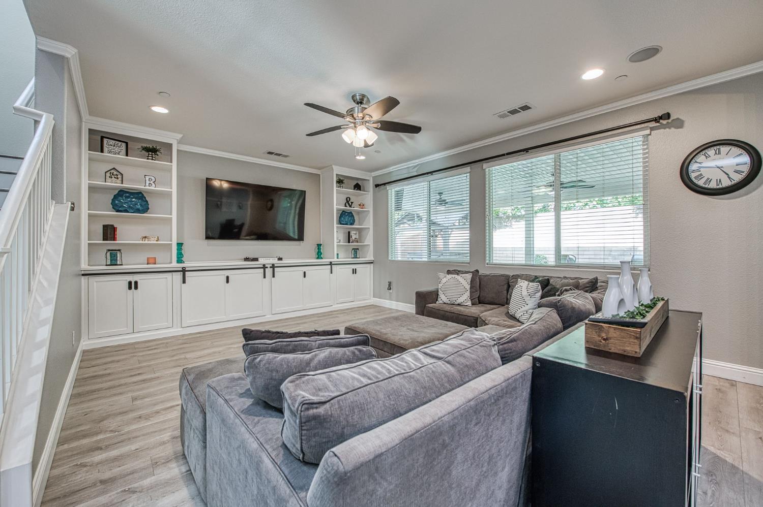 1697 Whiteash Ave, Clovis, CA 93619