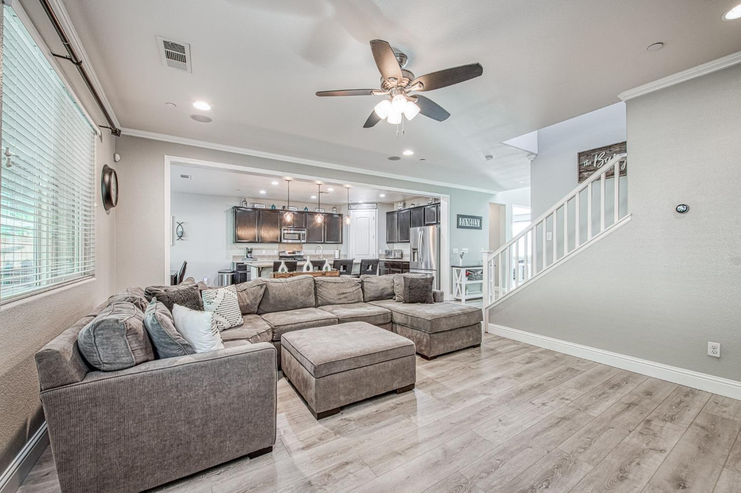 1697 Whiteash Ave, Clovis, CA 93619