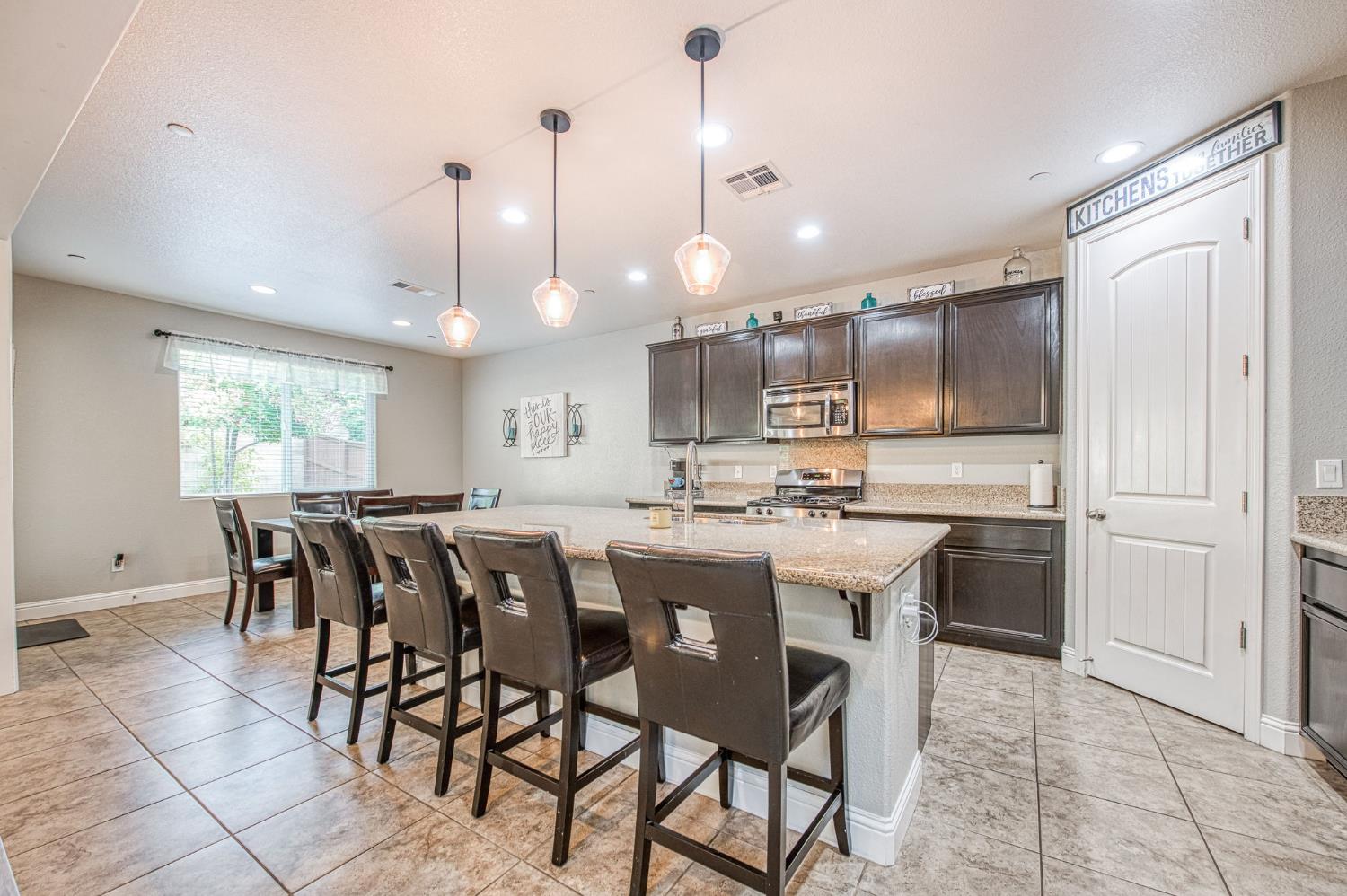 1697 Whiteash Ave, Clovis, CA 93619
