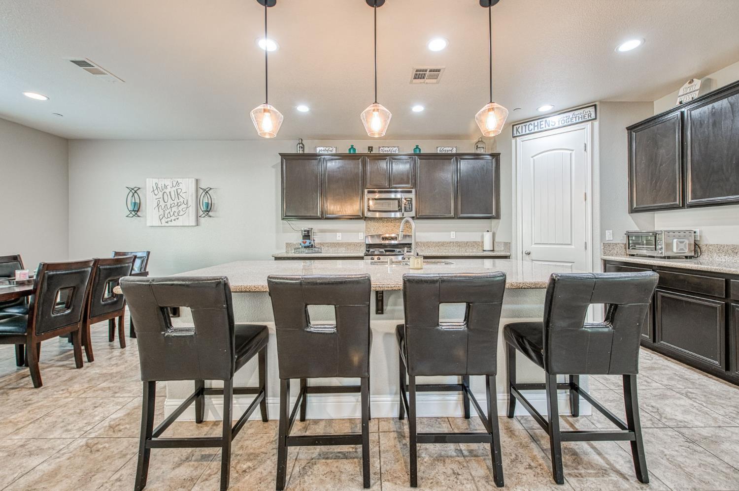 1697 Whiteash Ave, Clovis, CA 93619