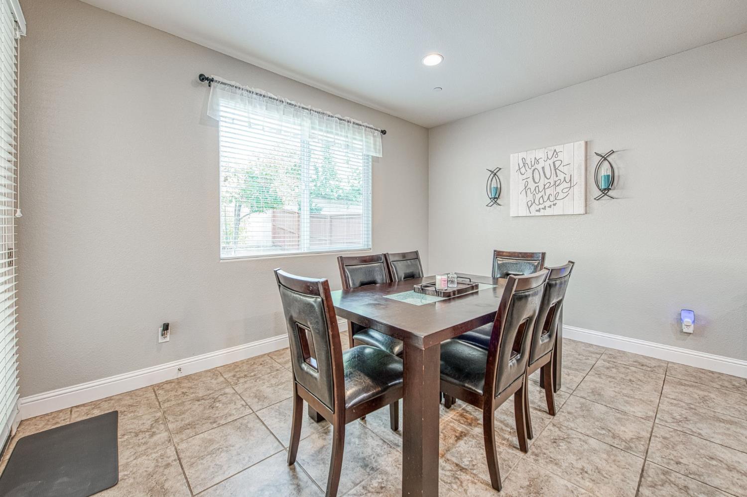 1697 Whiteash Ave, Clovis, CA 93619