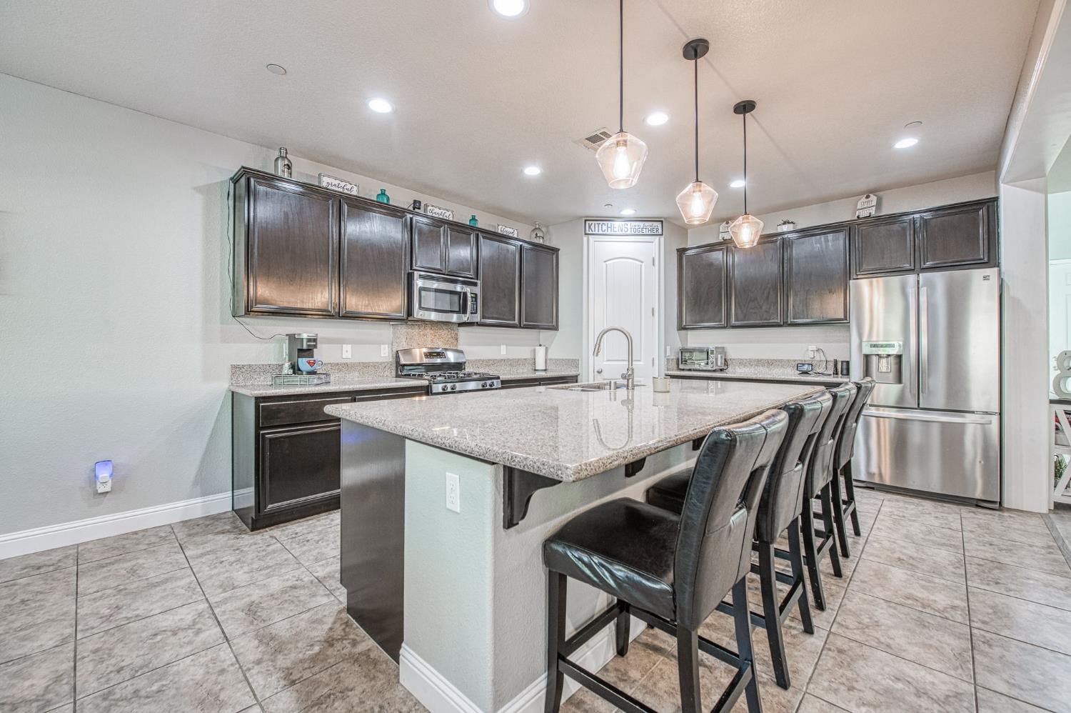 1697 Whiteash Ave, Clovis, CA 93619