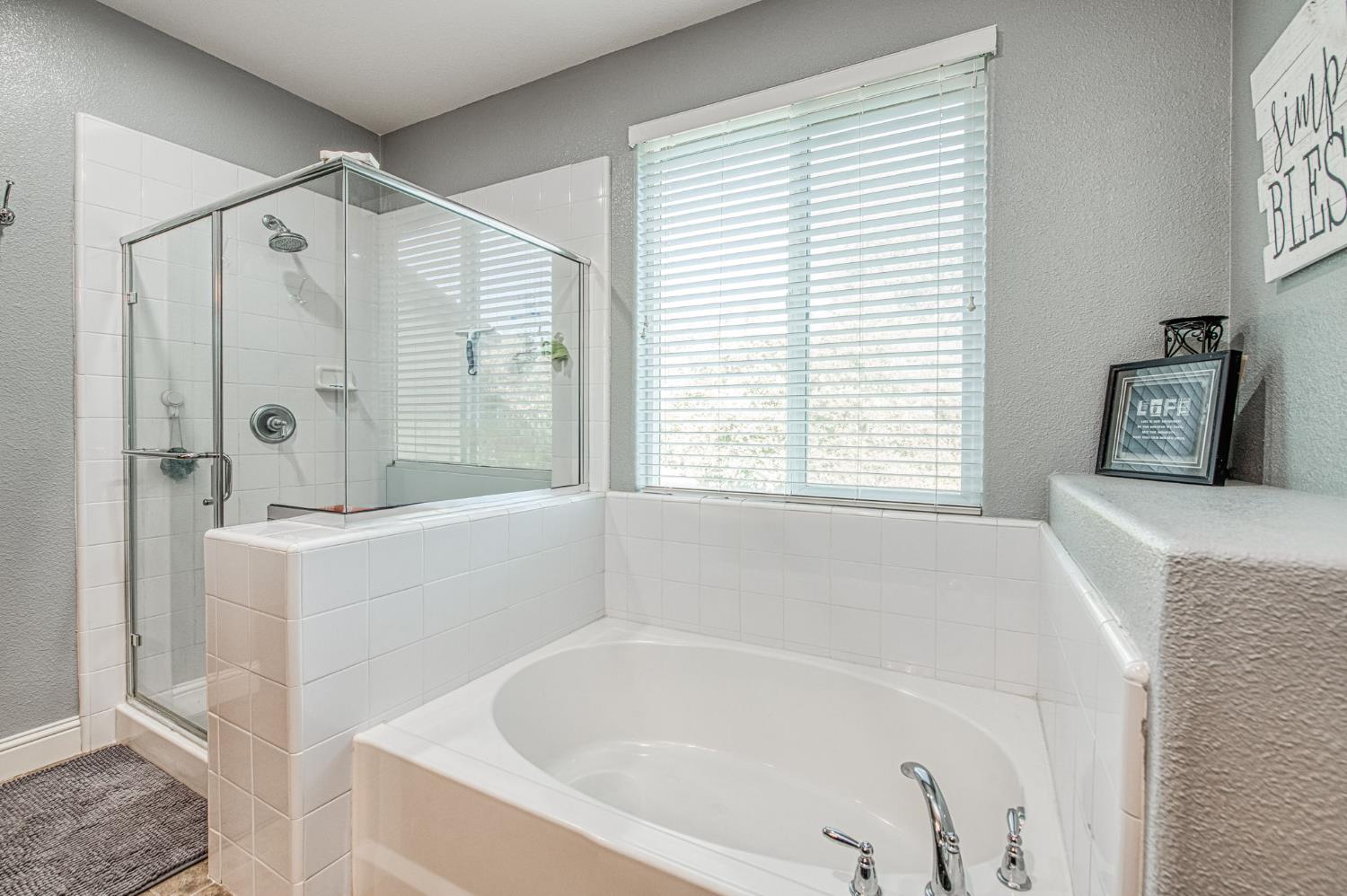 1697 Whiteash Ave, Clovis, CA 93619