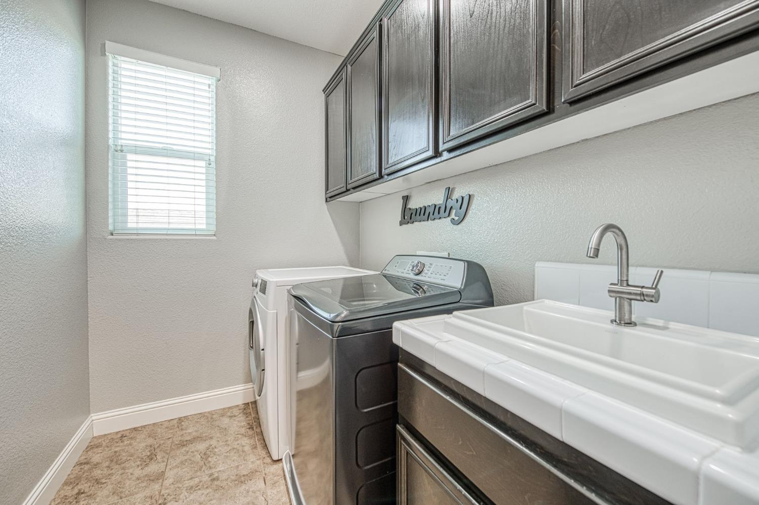 1697 Whiteash Ave, Clovis, CA 93619