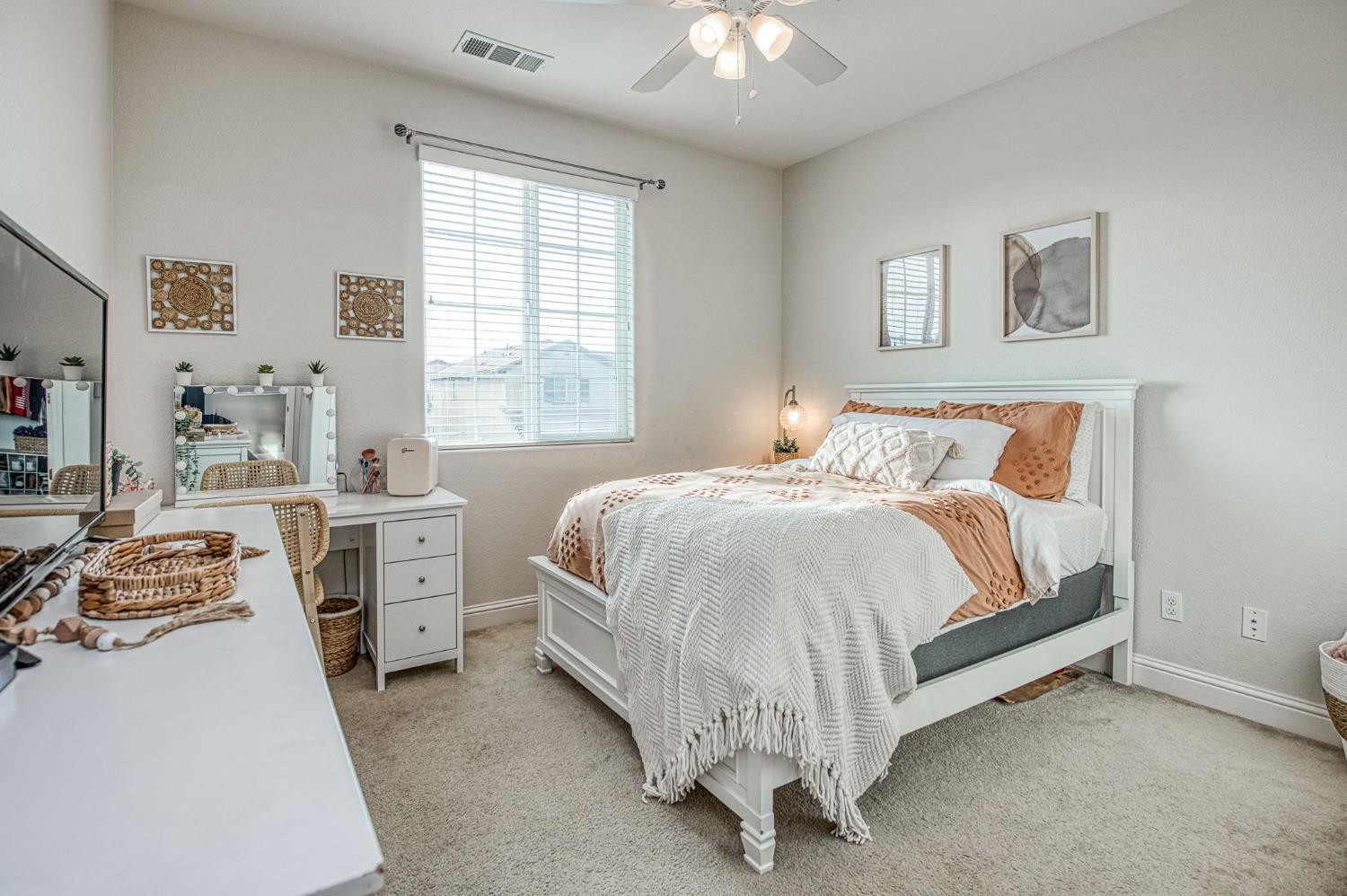 1697 Whiteash Ave, Clovis, CA 93619
