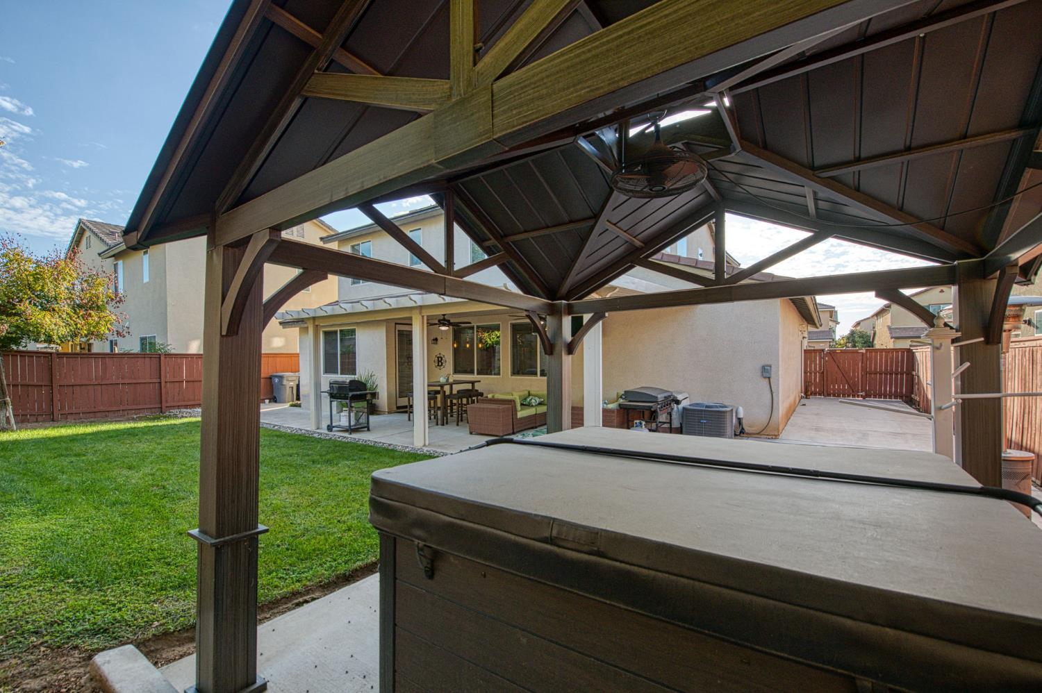 1697 Whiteash Ave, Clovis, CA 93619