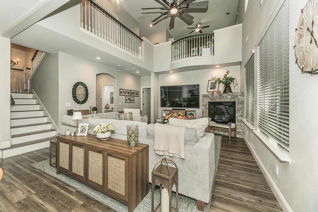 1175 Applegate Ave, Clovis, CA 93611