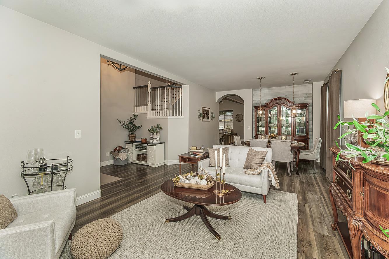 1175 Applegate Ave, Clovis, CA 93611