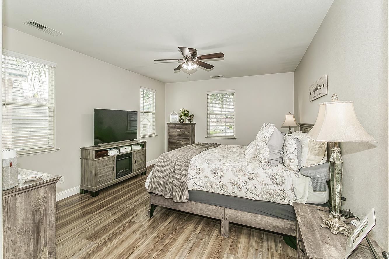 1175 Applegate Ave, Clovis, CA 93611