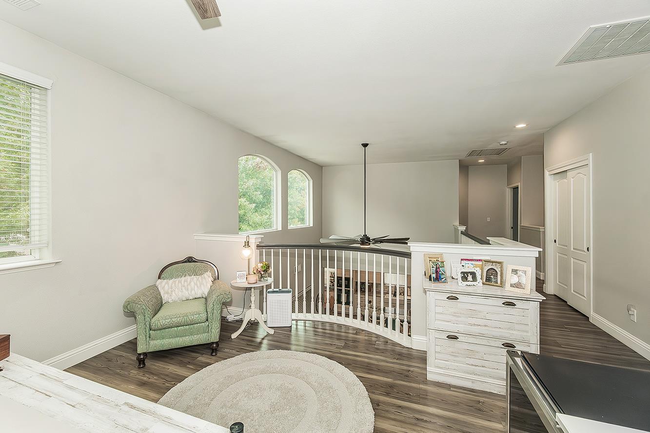 1175 Applegate Ave, Clovis, CA 93611