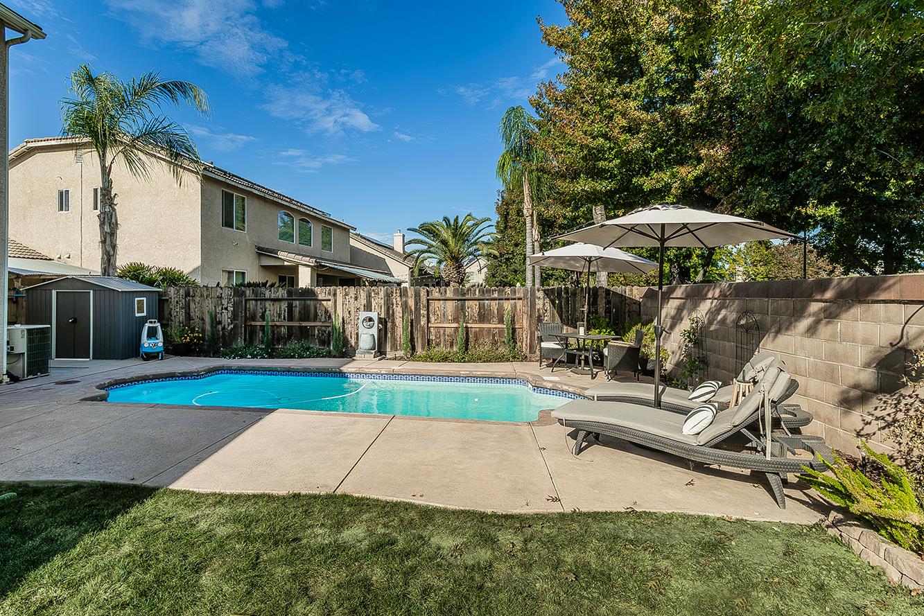 1175 Applegate Ave, Clovis, CA 93611