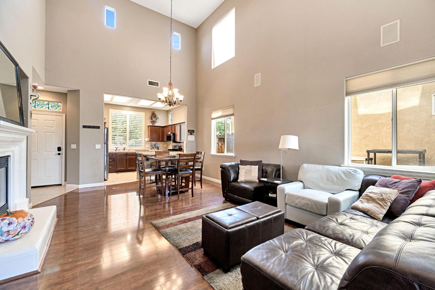 1916 N Tuscany Ln, Clovis, CA 93619