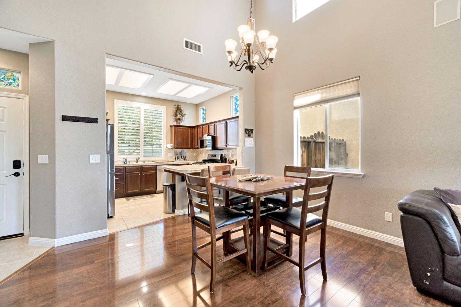 1916 N Tuscany Ln, Clovis, CA 93619