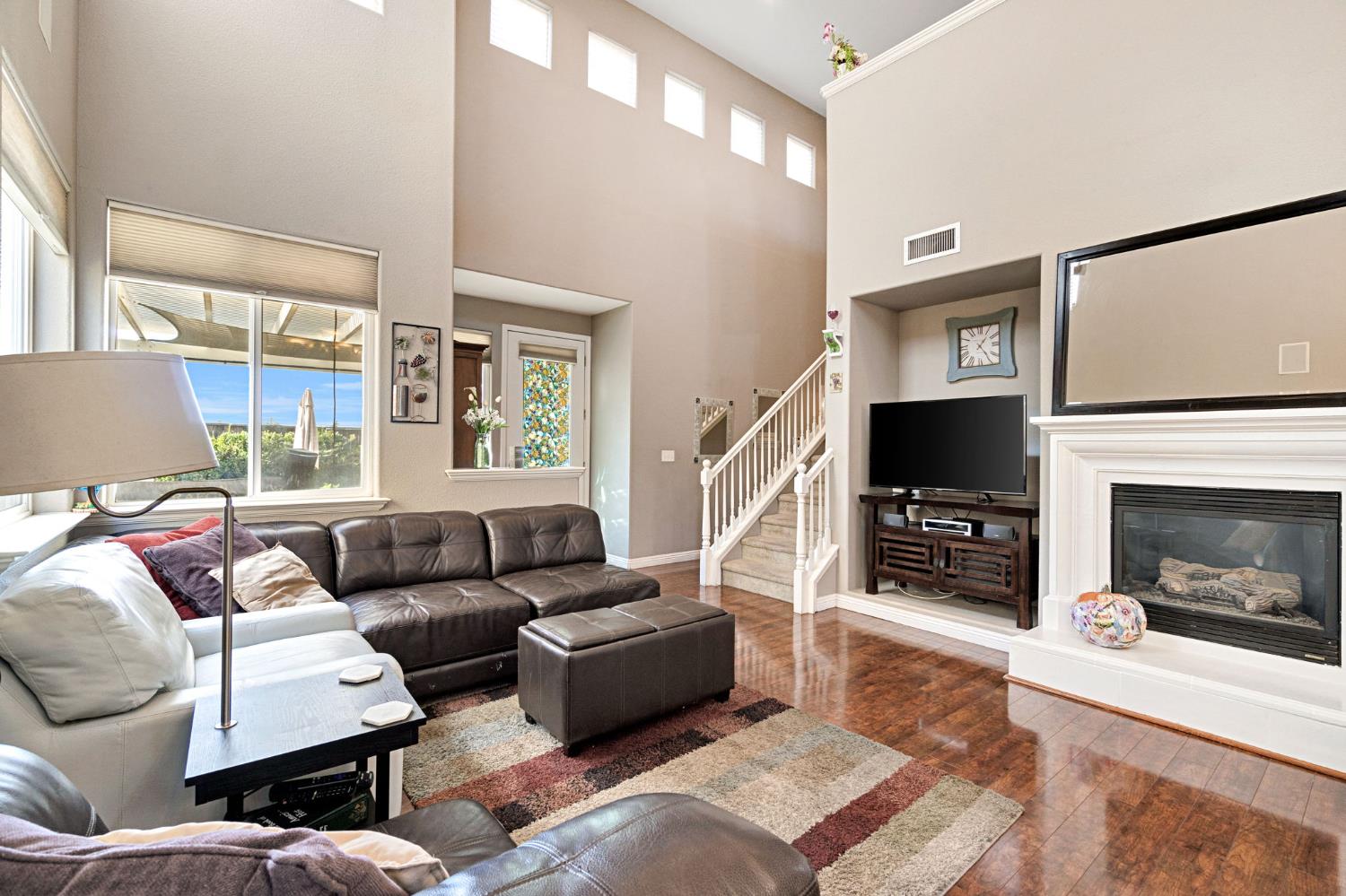 1916 N Tuscany Ln, Clovis, CA 93619