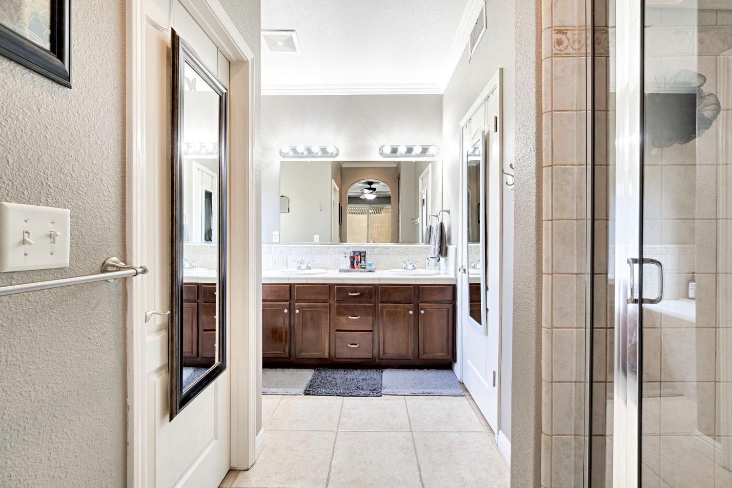 1916 N Tuscany Ln, Clovis, CA 93619