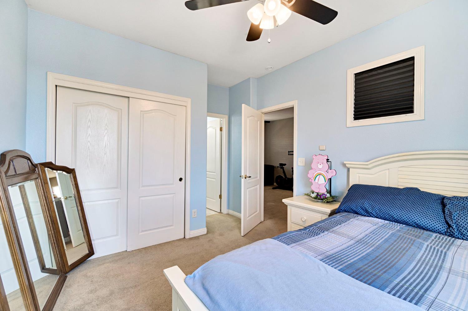 1916 N Tuscany Ln, Clovis, CA 93619