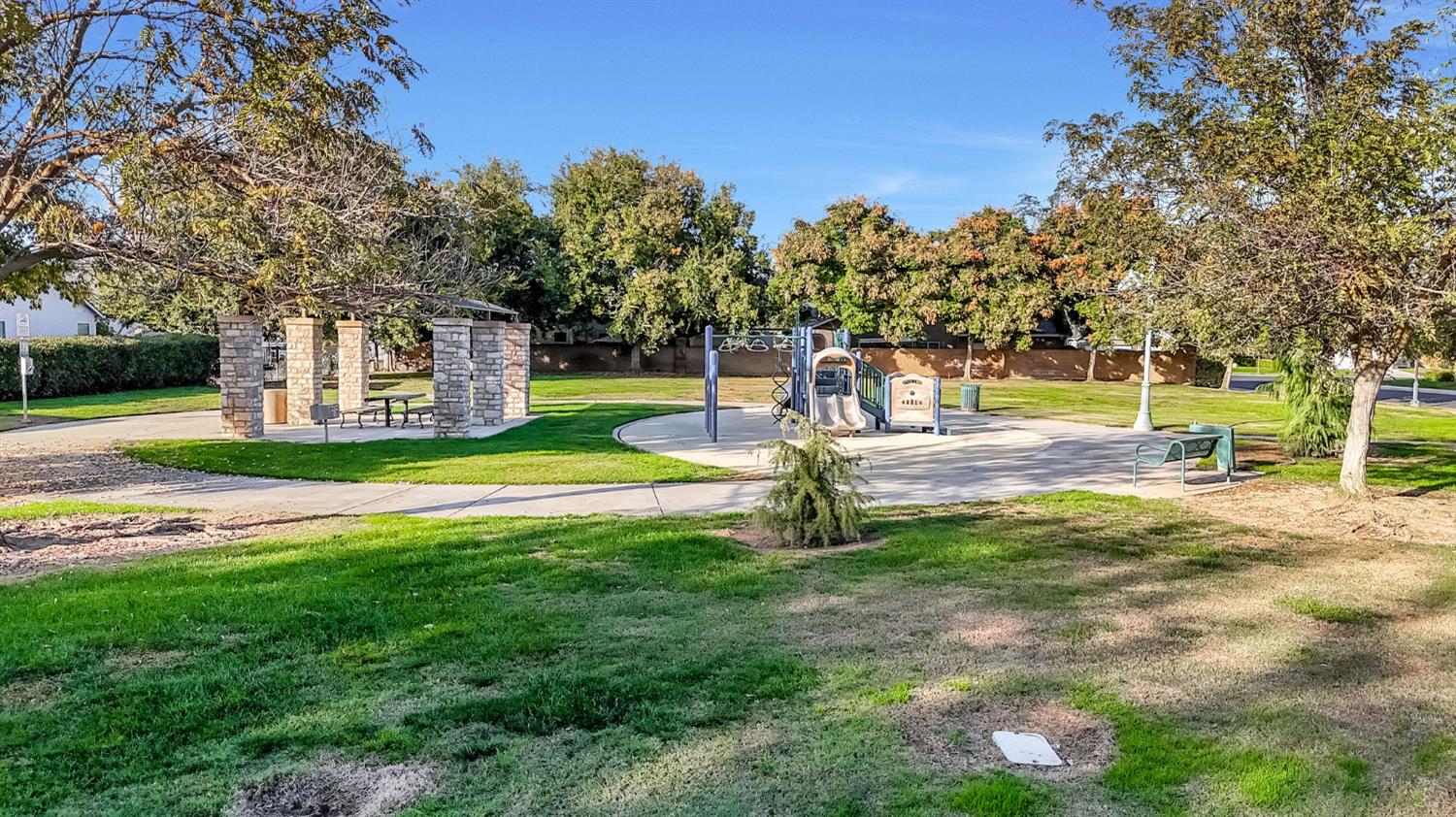 1916 N Tuscany Ln, Clovis, CA 93619