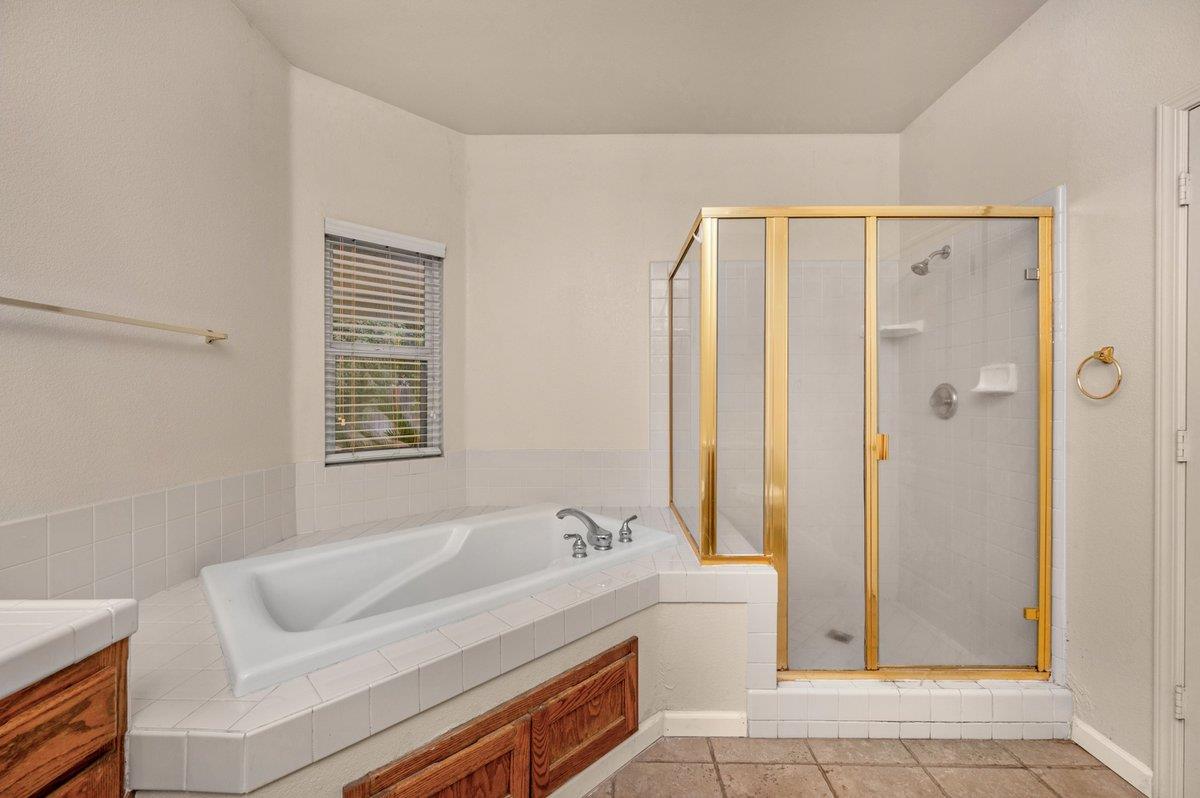 239 N Timmy Ave, Clovis, CA 93612