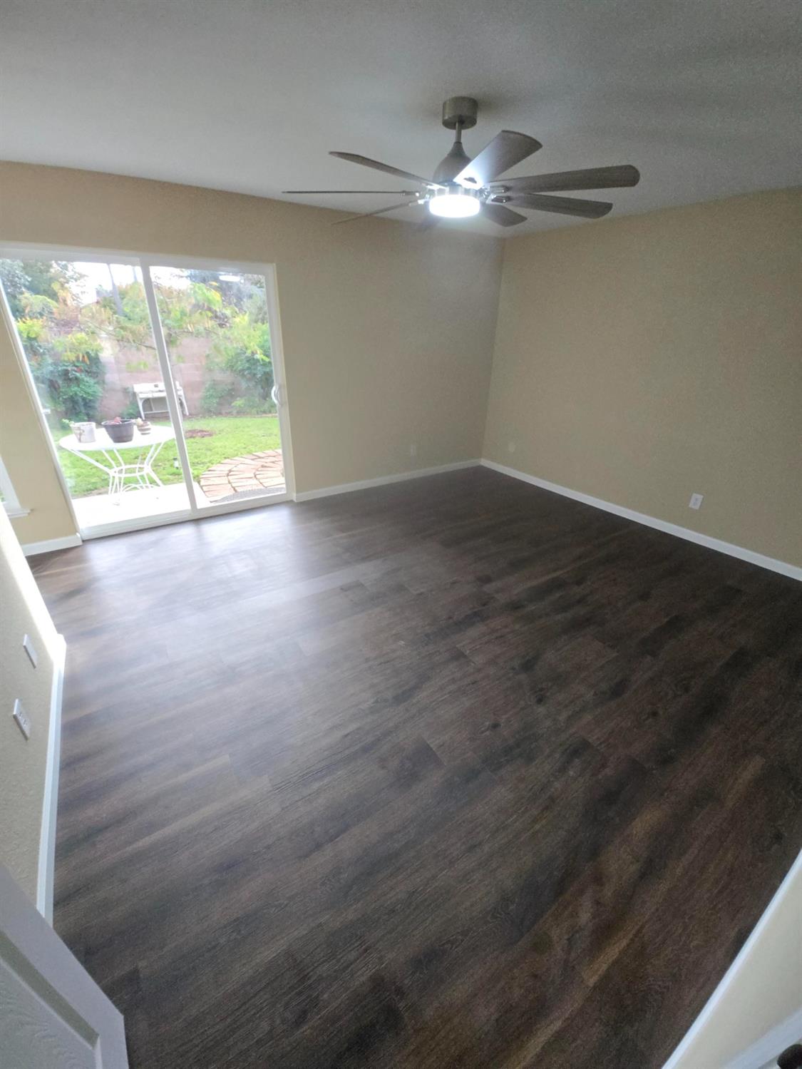 1946 Calimyrna Ave, Clovis, CA 93611