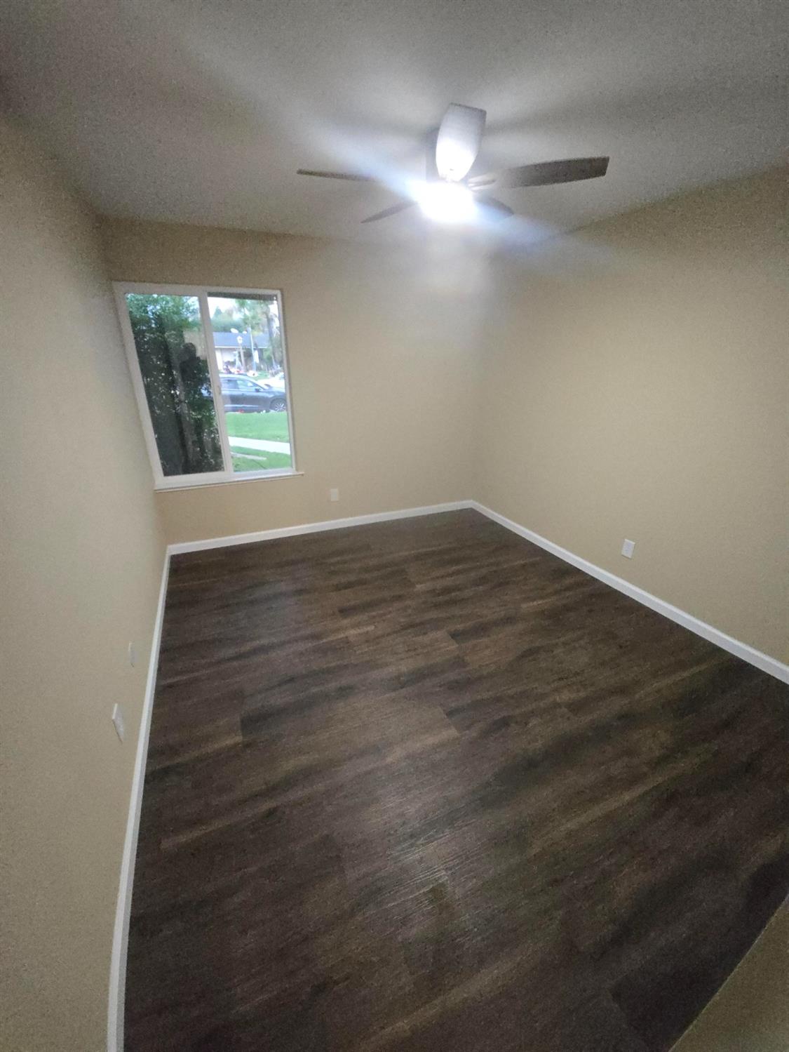 1946 Calimyrna Ave, Clovis, CA 93611