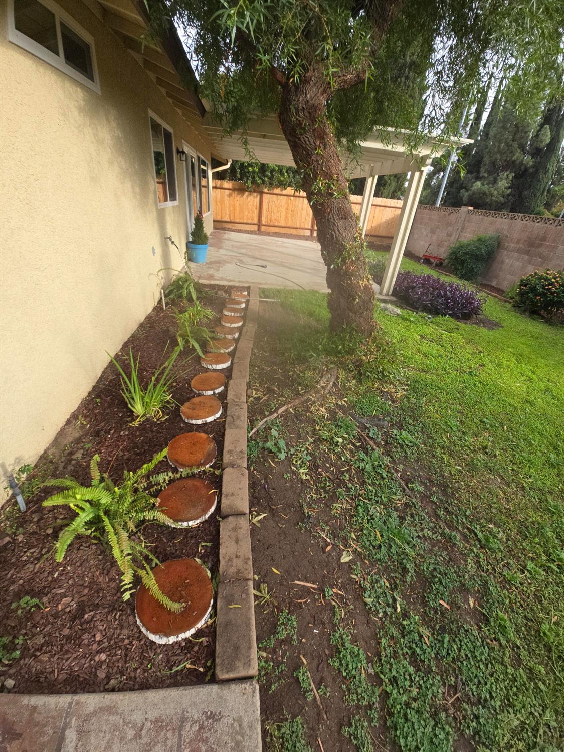 1946 Calimyrna Ave, Clovis, CA 93611