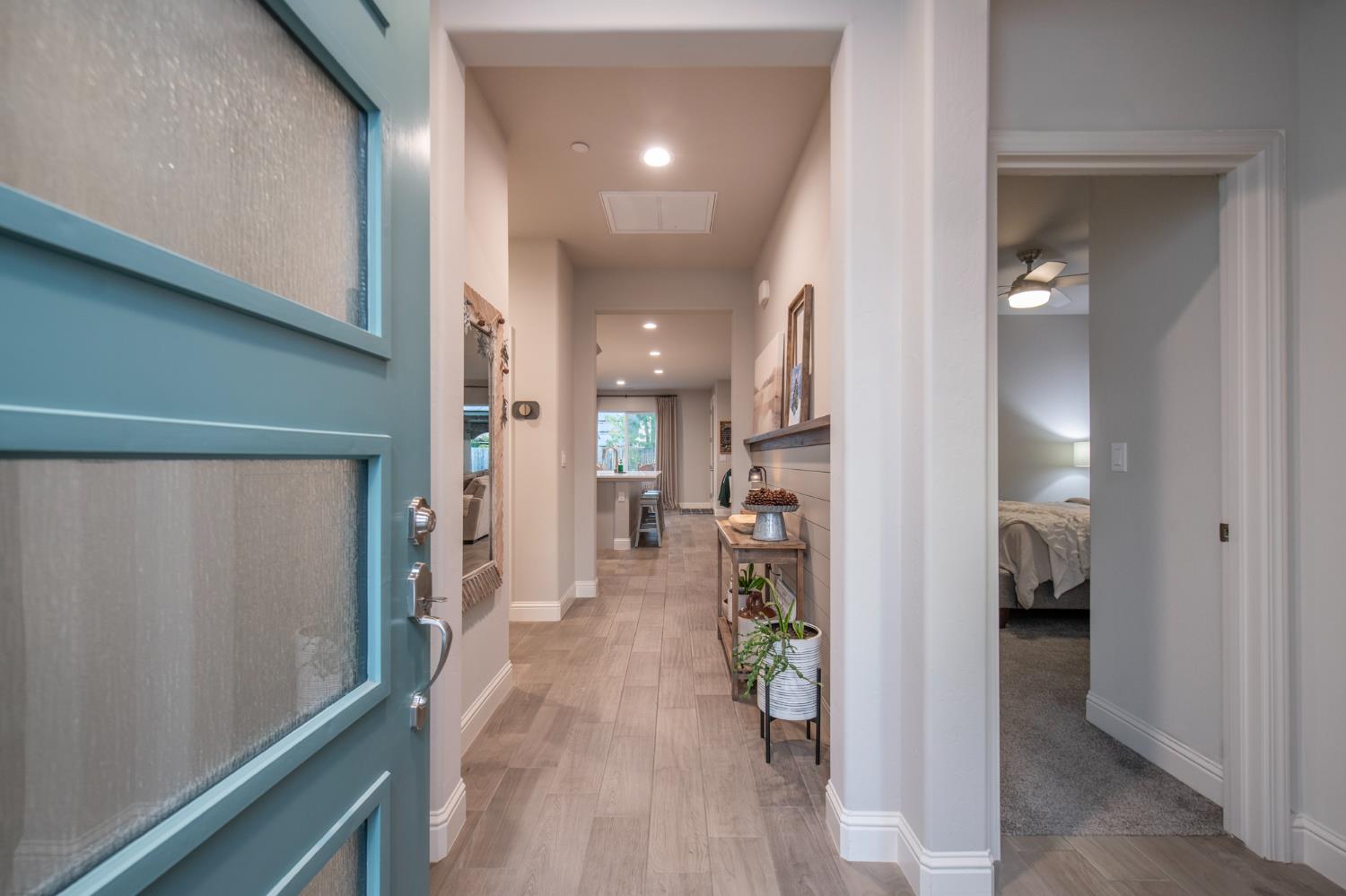 2121 Descanso Ave, Clovis, CA 93619