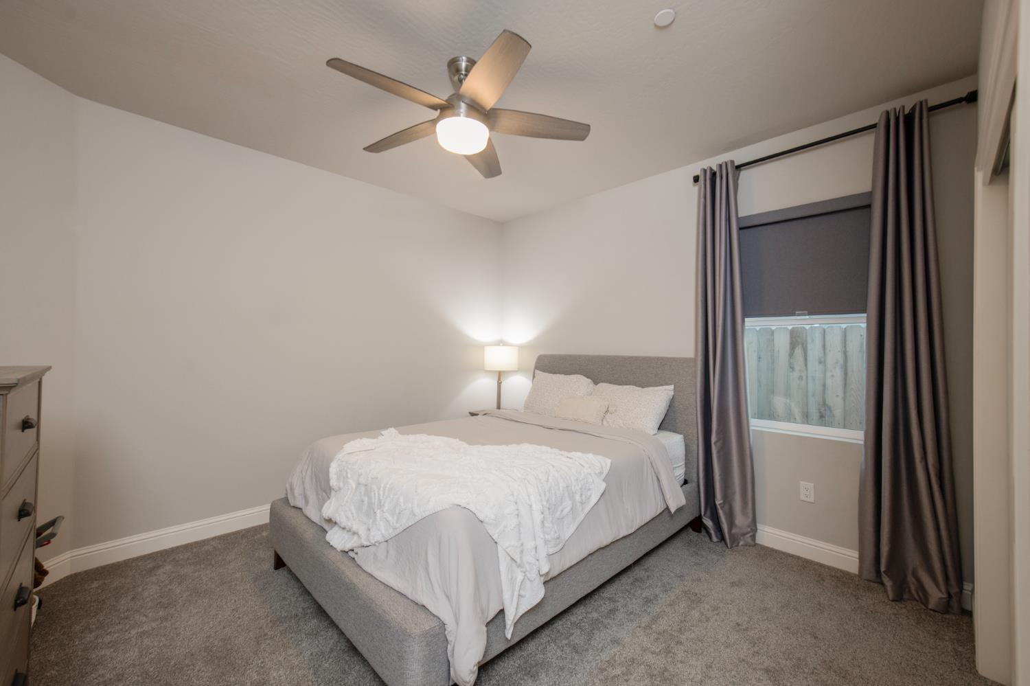 2121 Descanso Ave, Clovis, CA 93619