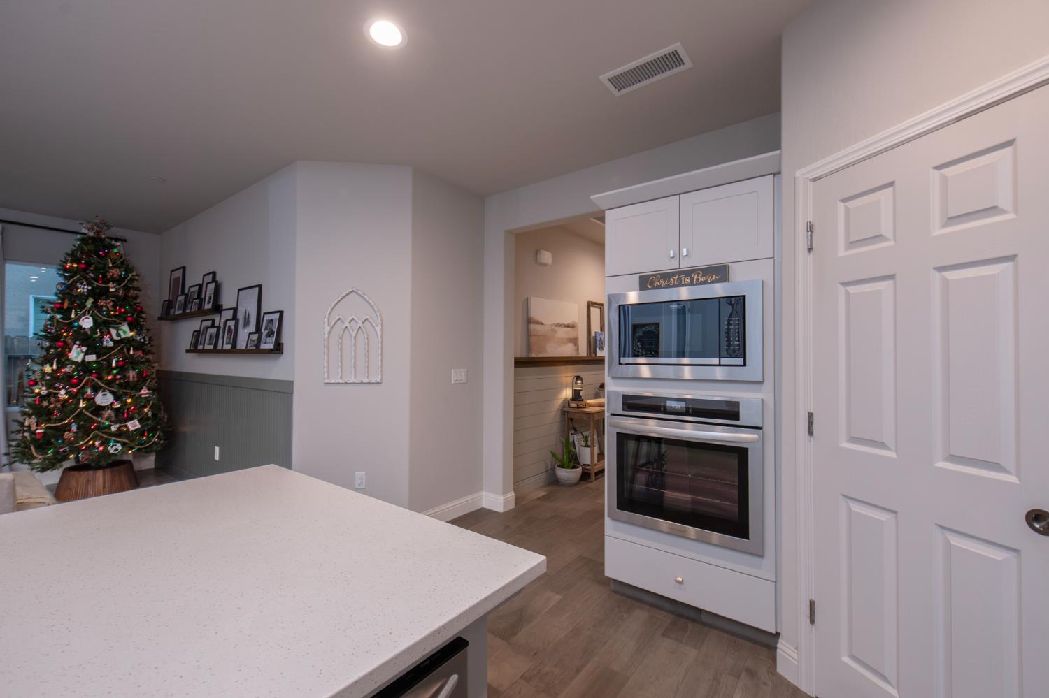 2121 Descanso Ave, Clovis, CA 93619