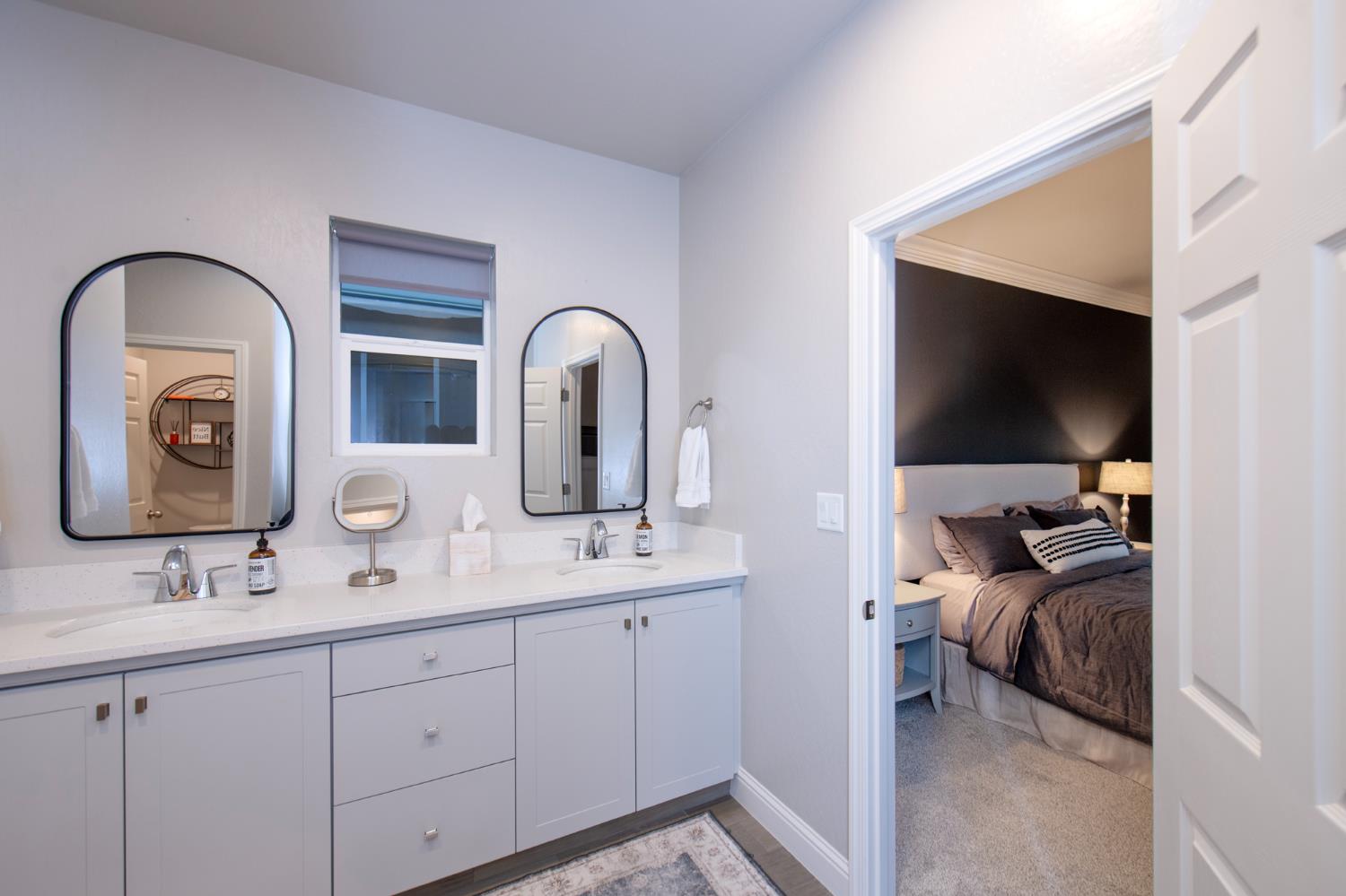 2121 Descanso Ave, Clovis, CA 93619