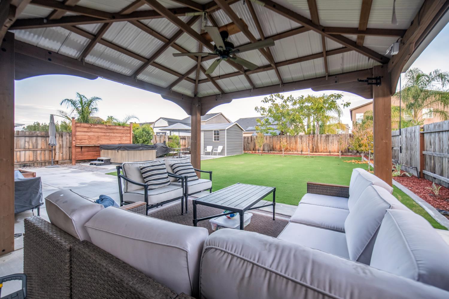 2121 Descanso Ave, Clovis, CA 93619