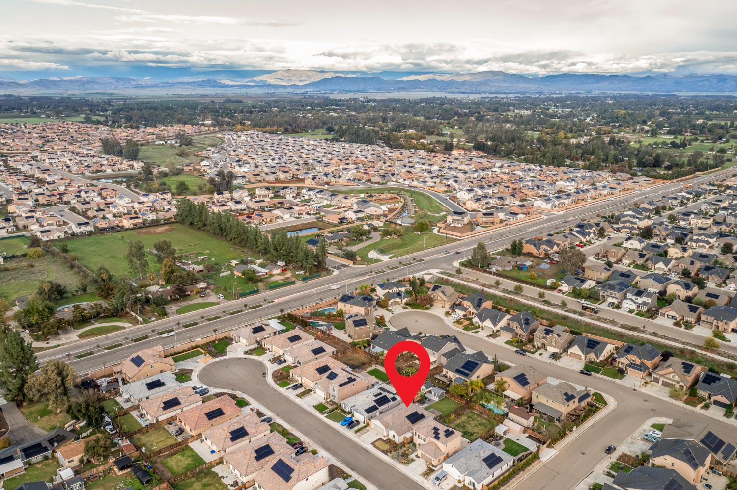 2121 Descanso Ave, Clovis, CA 93619