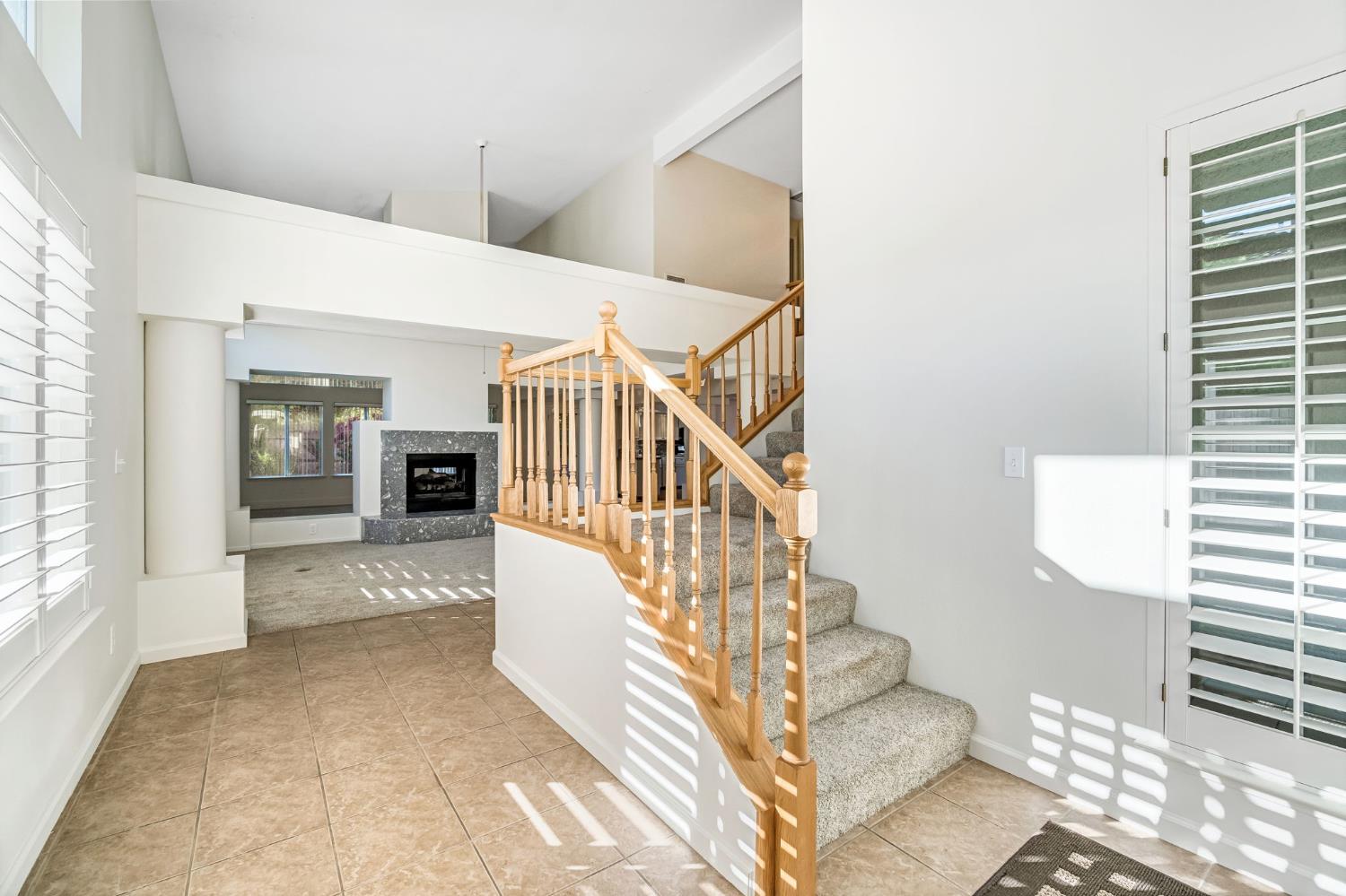 742 N Marion Ave, Clovis, CA 93611