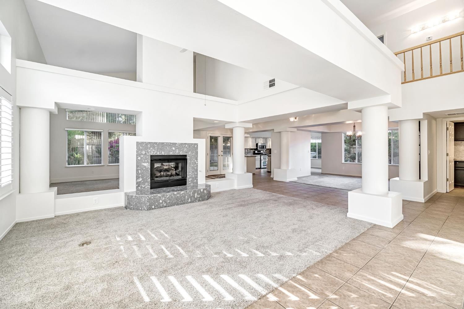 742 N Marion Ave, Clovis, CA 93611