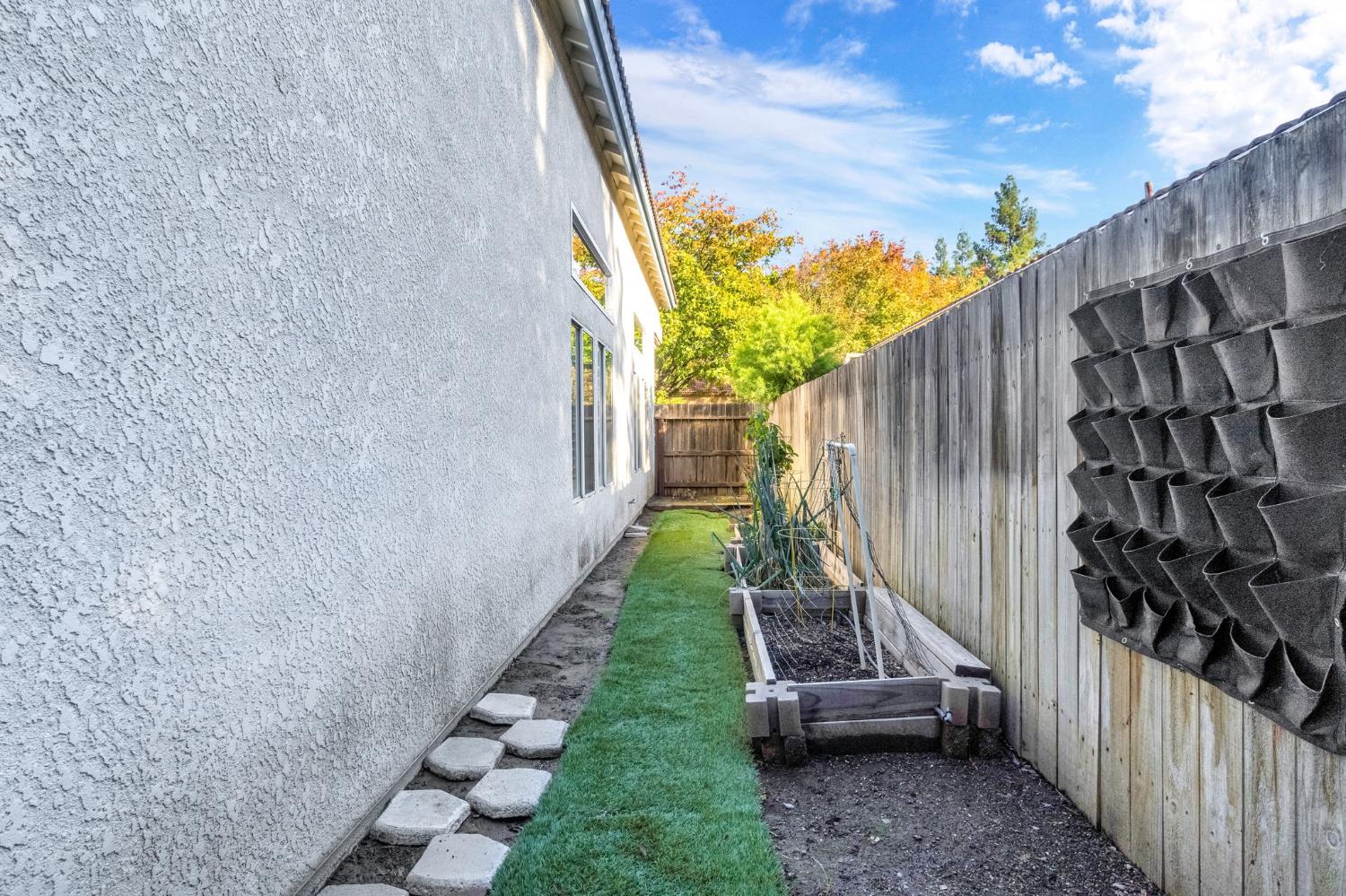 742 N Marion Ave, Clovis, CA 93611