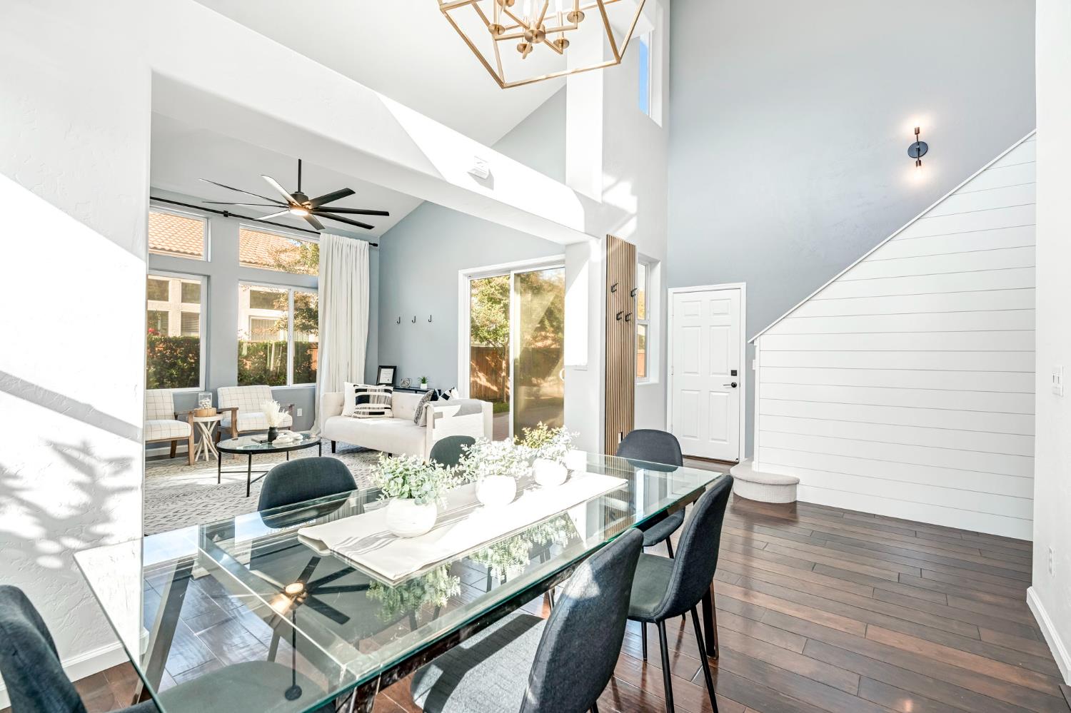 1856 N La Rue Ln, Clovis, CA 93619