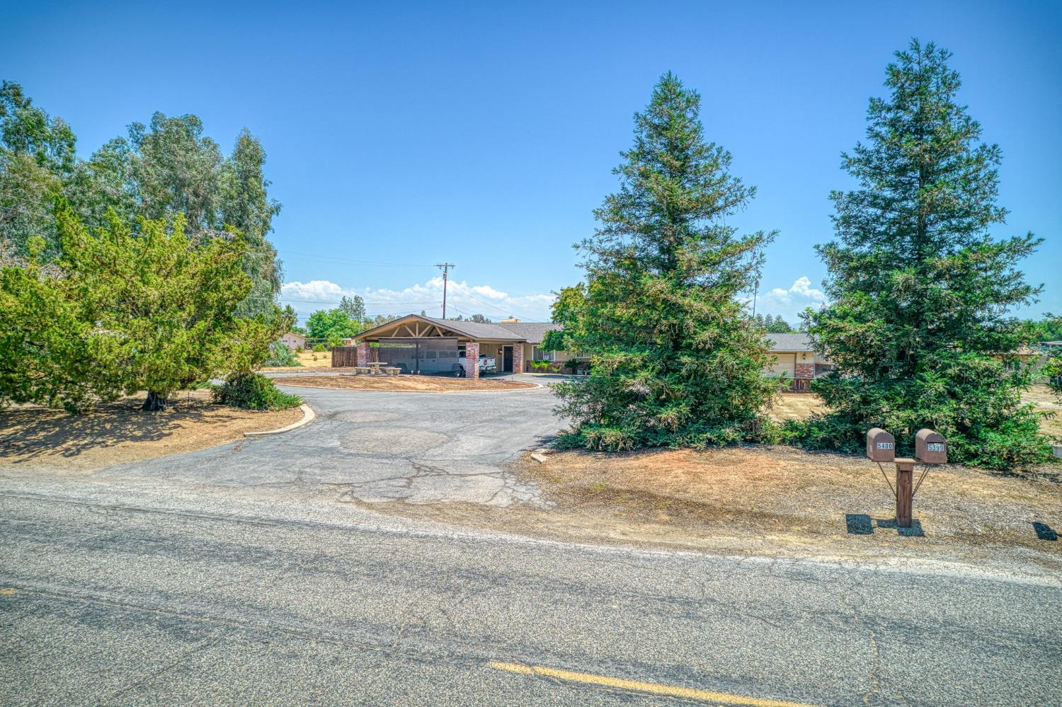 5400 AMBER Ave, Clovis, CA 93619