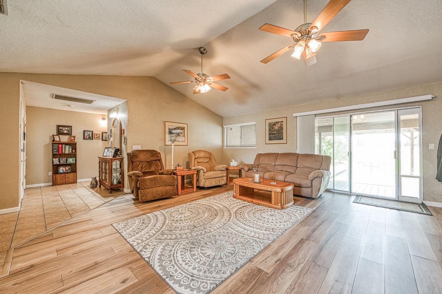 5400 AMBER Ave, Clovis, CA 93619